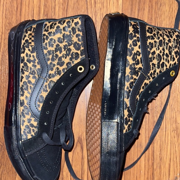 Vans Cher Strawberry Never Worn - Picture 3 of 3